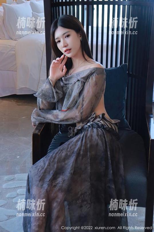 秀人网-黄歆苑 秀人网 - 别问我,黄歆苑的女仆套图有哪些好看,问就是我一个人在这儿停留太久了。