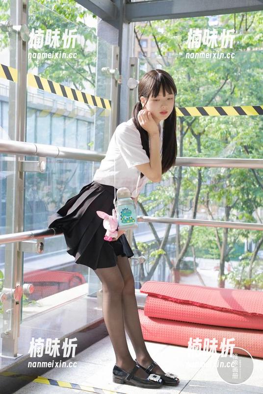 稚乖画册 - 赤西夜夜的美图时刻，怎么麻衣学姐每次都能如此吸引呢？