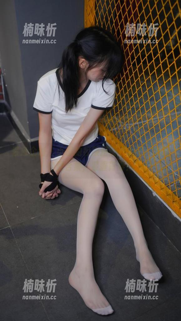 紧急企划-小恩 紧急企划 - 小恩的校服搭配奇遇记,附送免费合集,紧握青春!