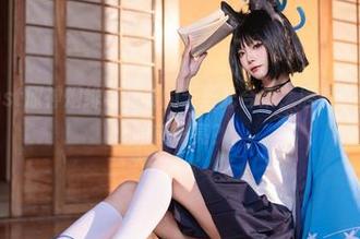 艾西Aiwest原神烟绯与花鸟的无圣光合集，居然真的让人觉得眼前一亮？