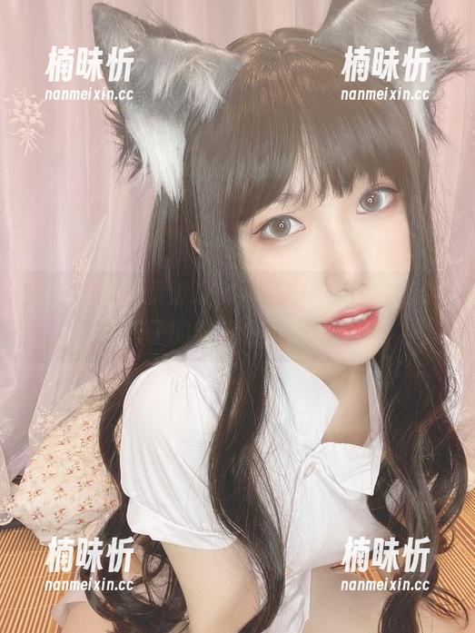 芋圆侑子 游泳圈和闪灵泳装,两者的逃避之路,芋圆侑子的照片也不在话下!