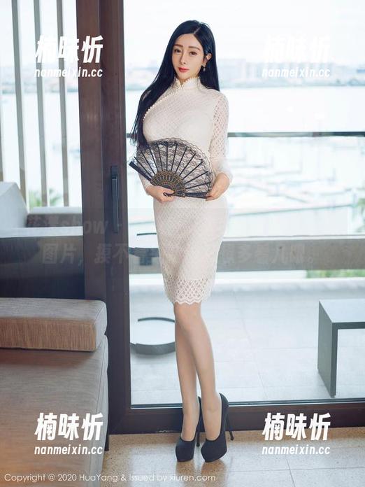 花漾show-艾静香 花漾show - 艾静香又来啦!最新水手服图片,摸不着头脑但又想多看几眼。
