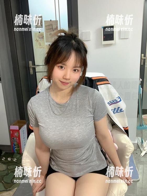 葱油饼er 微密圈 - 如果你以为异瞳只能是迷人的眼神,那你一定没见过葱油饼er的这个图包,快下载呀!