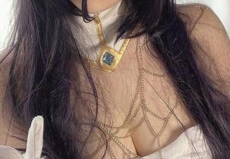 微密圈 – 藏在风里的葱油饼er户外写真合集：拍照顺便顺一下别人的眼神