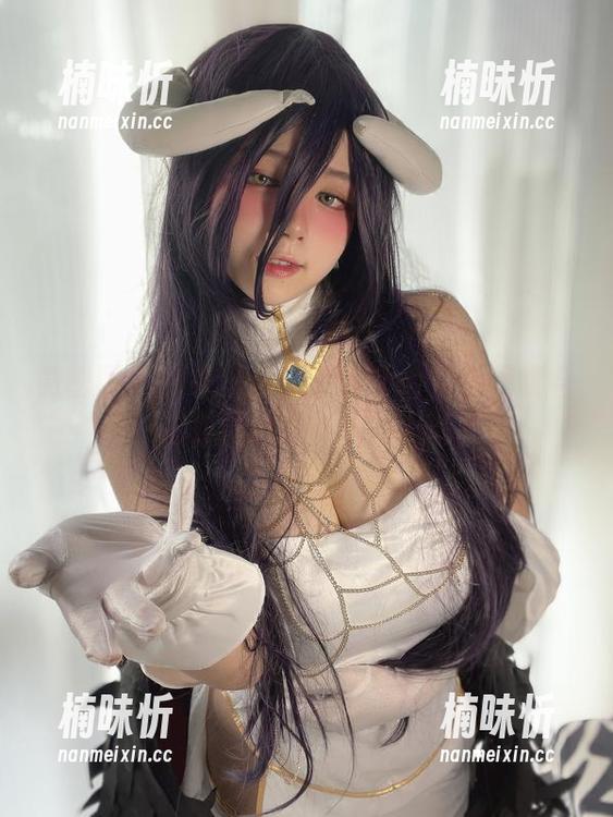 葱油饼er 微密圈 - 藏在风里的葱油饼er户外写真合集:拍照顺便顺一下别人的眼神