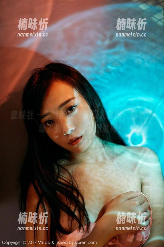 蜜桃社 - 李颖诗的私拍双人套图，搭档是谁？别问，自己看就好！