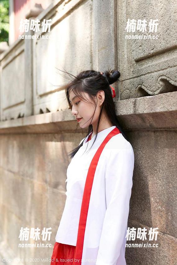 蜜桃社 - 毛衣里的缇娜美Tinami：无意间的资源采集