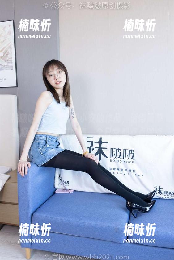 袜啵啵-小安 袜啵啵 - 或许就是小安的作品,活得简单有趣,就像她过的每一个日常都有点踩点。