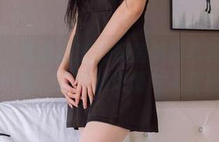 袜啵啵 – 谁说瑶瑶的私房美脚就客气？图集一看，冷冷的风情令人窒息！