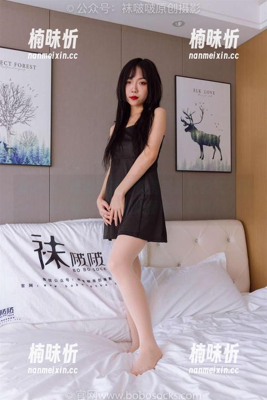 袜啵啵-瑶瑶 袜啵啵 - 谁说瑶瑶的私房美脚就客气?图集一看,冷冷的风情令人窒息!