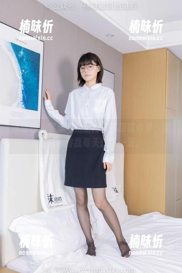 袜啵啵 - 苏苏与她的两双高跟鞋合集，免费版看得我每天想追一双。