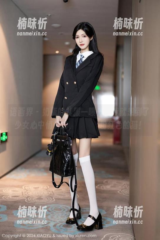 语画界-奶瓶 语画界 - 奶瓶的礼服一曝光,我就想到了少女心中悄悄的,וחים粉红色的猫!