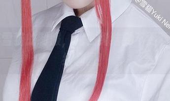 看着雪猫的制服，我在纠结要不要下载这组套图！