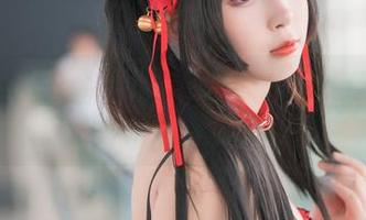 雯粥粥的圣诞印记：从美图到cos的另类轨迹