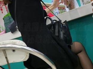 魔镜街拍 – 精选图库：艾小青的超短裙肉丝，谁还敢说没有诱惑？